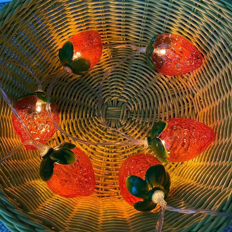 guirlande lumineuse fraises rouges vertes décoration moderne anniversaire mariage fête enfants