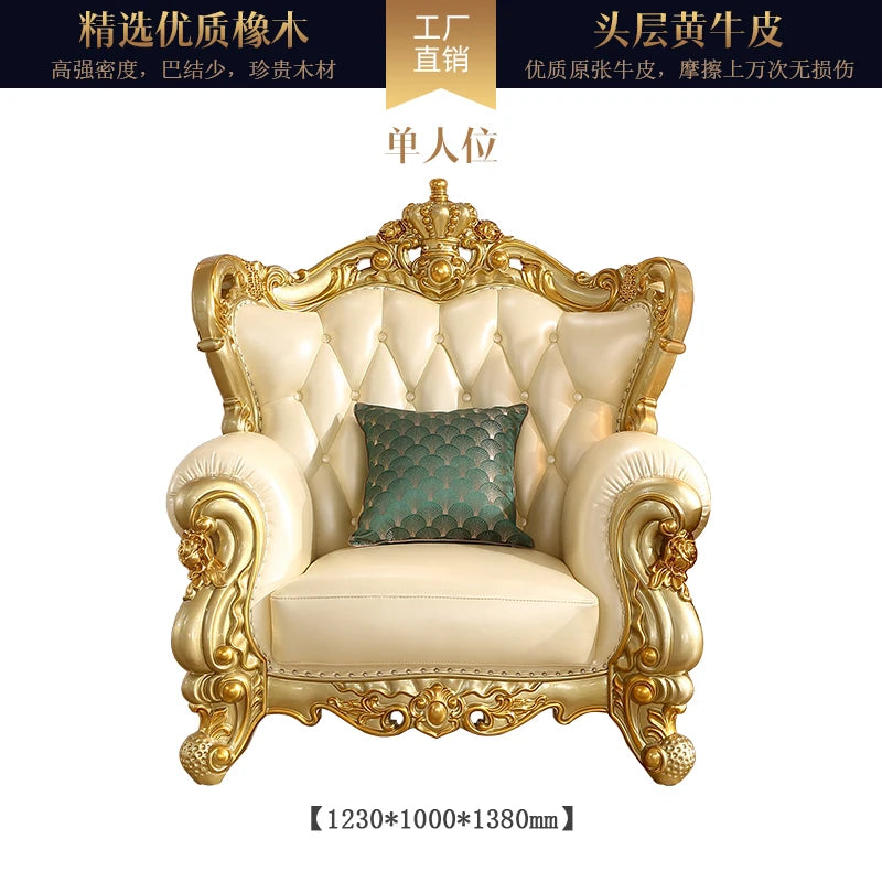 canapé beige cuir ornements dorés coussins décoratifs salon classique baroque modernes