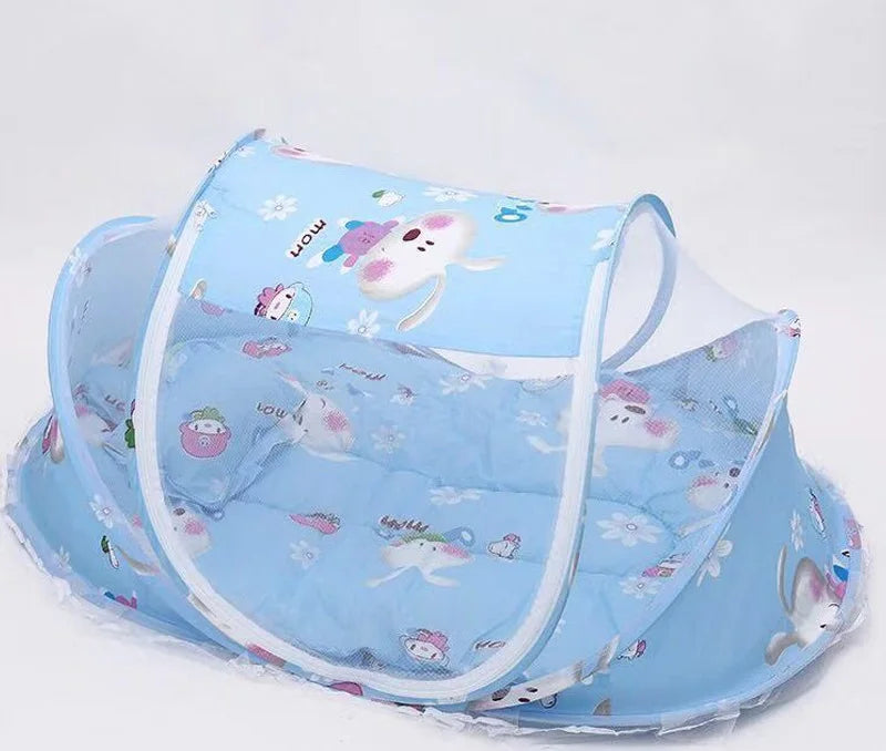 lit parapluie bébé ballons motifs franges transparent filet bleu rose matelas oreiller