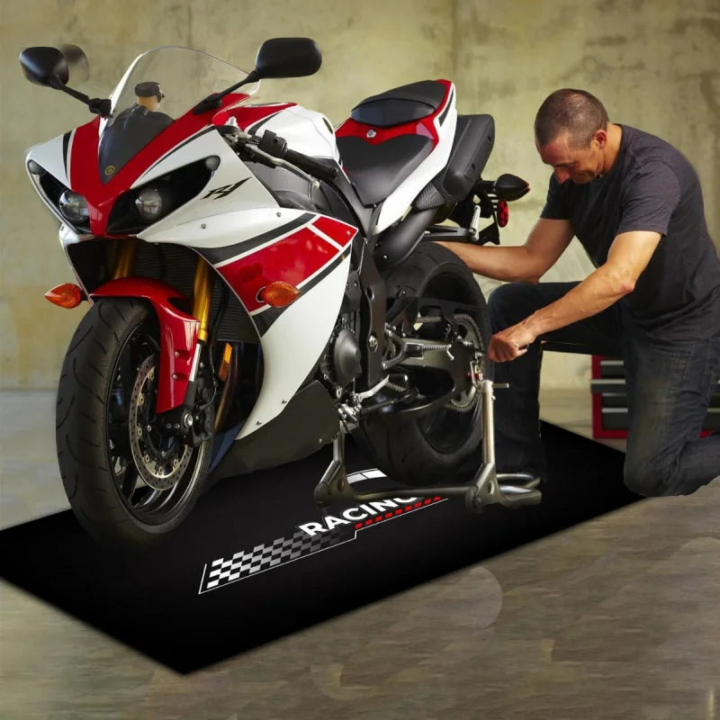 tapis sol noir racing logo carrés damiers garage maison moderne antidérapant polyester pvc