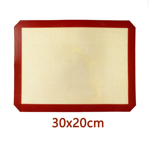 tapis cuisson silicone antiadhésif noir rouge motif géométrique biscuits pâtisserie cuisine moderne