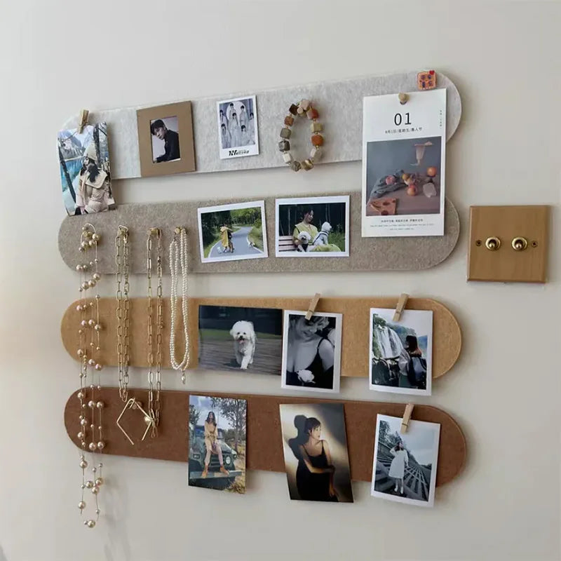 tableau mural feutre gris clips pinces objets deco cartes postales bijoux accessoires moderne minimaliste