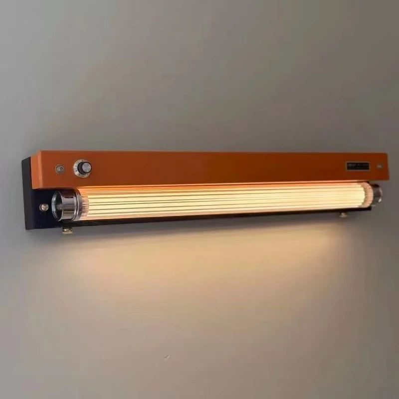 lampe murale industrielle orange métal lisse éclairage quotidien fixée mur vintage interrupteur bouton