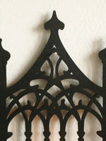 étagère murale gothique noire ajourée décoration chambre bois cristaux cadeau femme homme