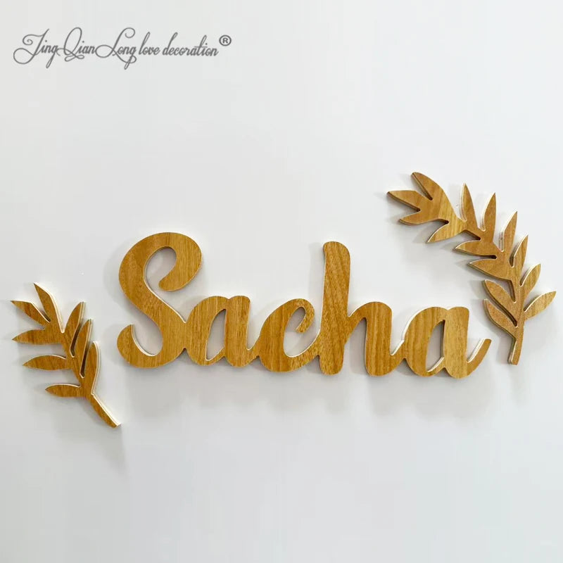 lettre bois stylisée moderne naturelle dorée feuilles ajourées décoration murale chambre enfant grande taille
