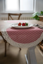 nappes table rayées dentelle rouge bleu marine blanc thème fêtes rustique traditionnel festive
