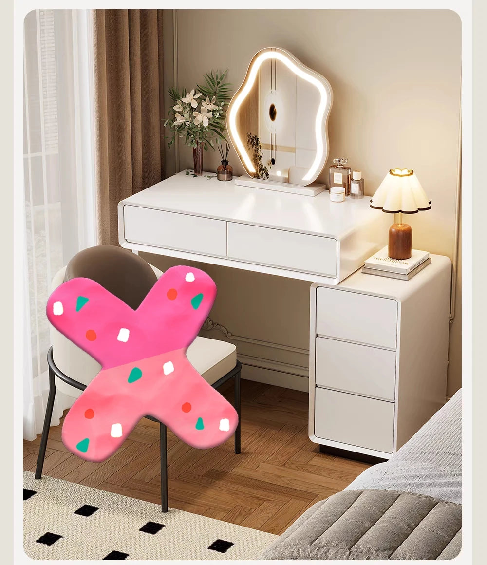 maquillage blanc moderne miroir ovale tiroirs accessoires lampe tabouret minimaliste