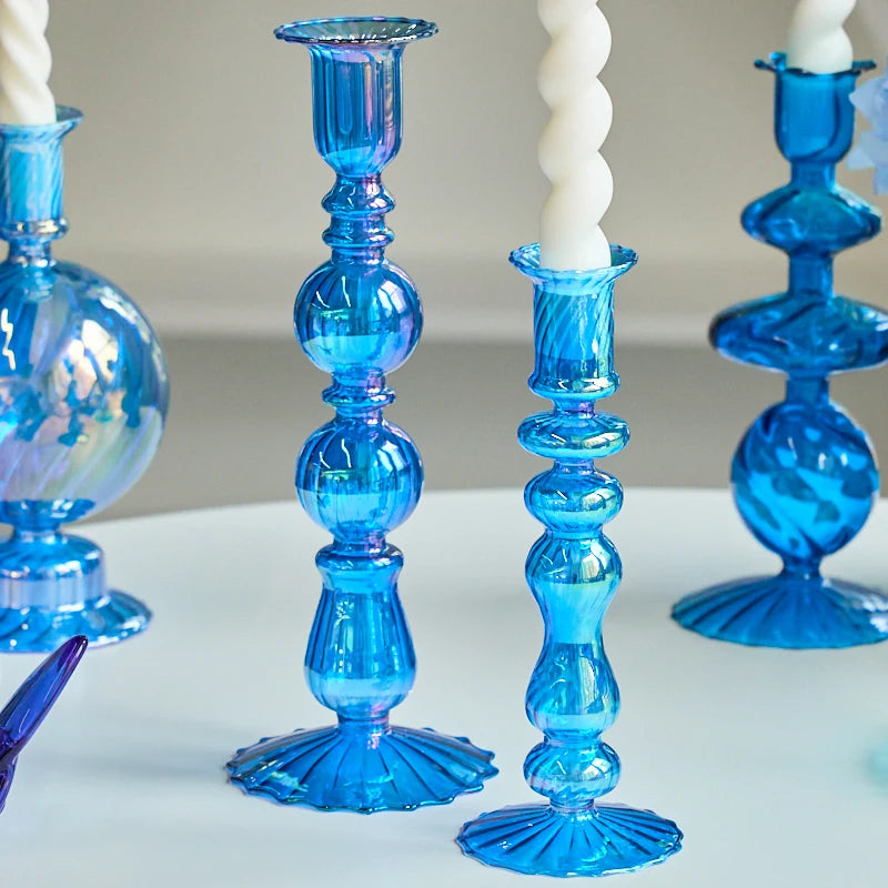 bougeoir moderne verre bleu cobalt texture ondulée décoration intérieure vase support blanc bougie blanche