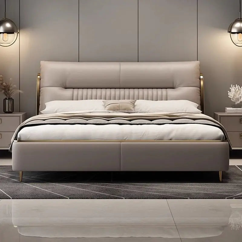 lit moderne cuir nappa beige clair pieds dorés chambre coucher minimaliste
