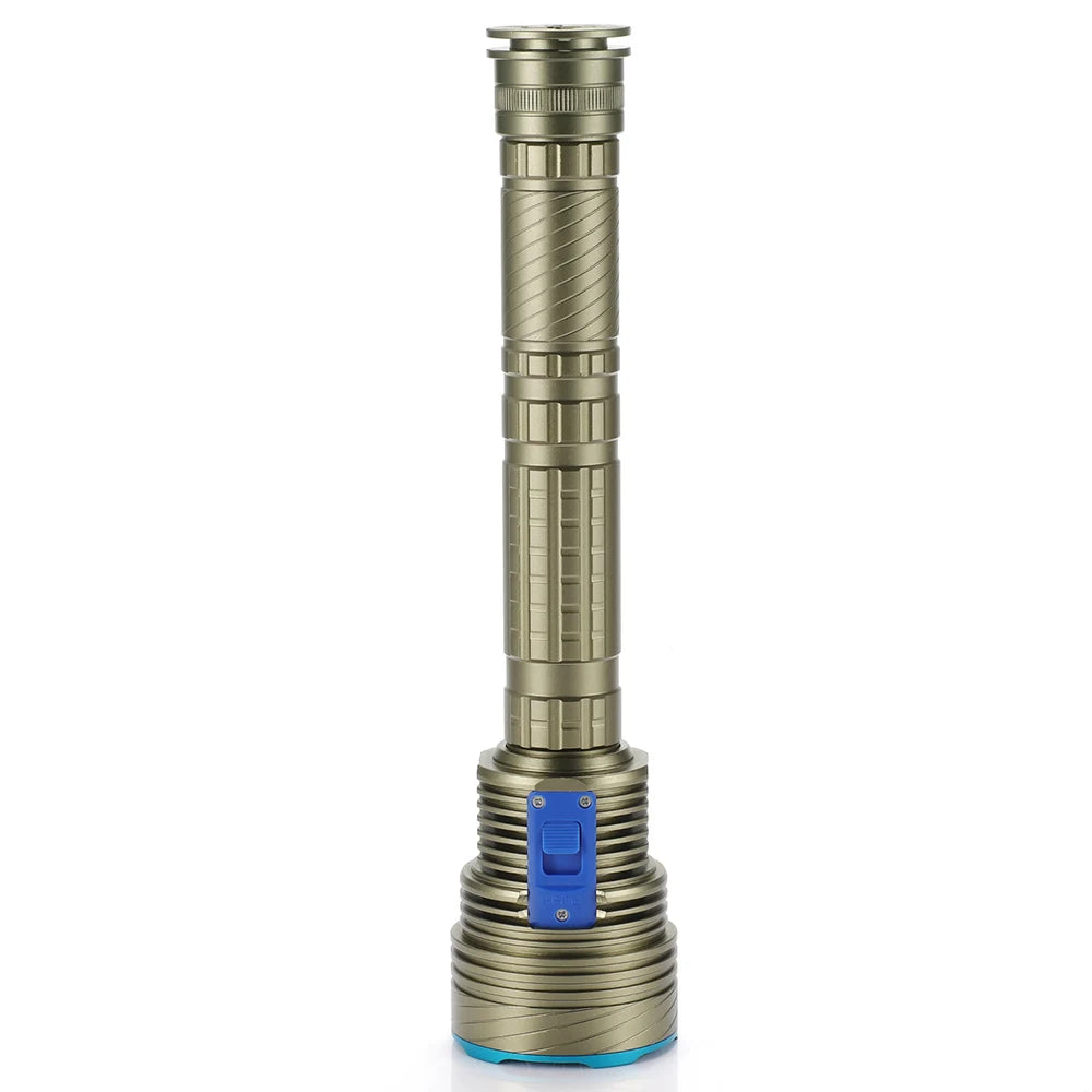 lampe torche rechargeable dorée bleue rayures horizontales boutons fixation batteries AAA câble USB lumière