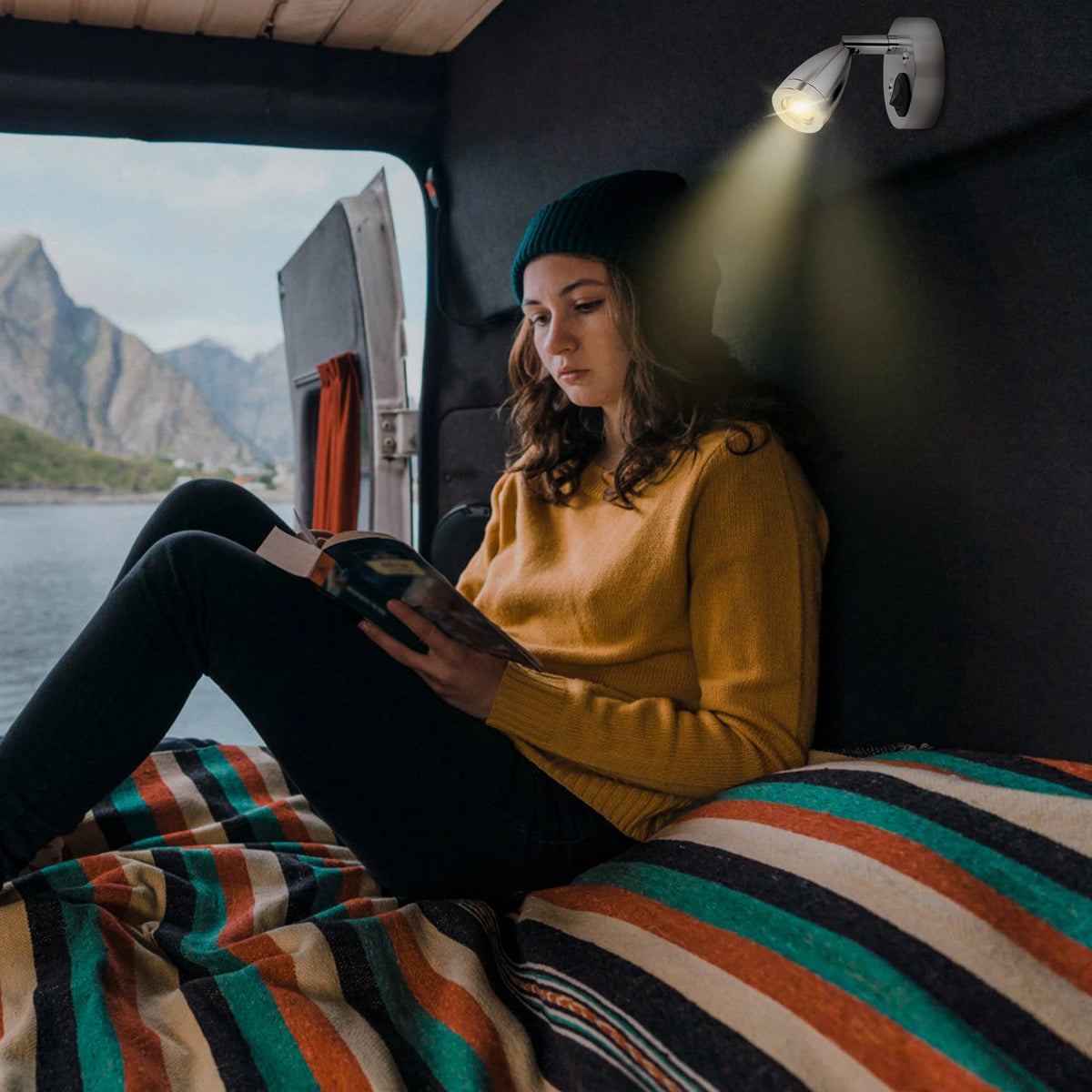 lampe led lecture argent verte fixation murale bras flexible moderne minimaliste usb rechargeable camping