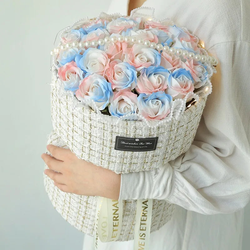 bouquet artificiel roses bleues décoration mariage fête mères intérieur blanc rose élégant tissu carreaux