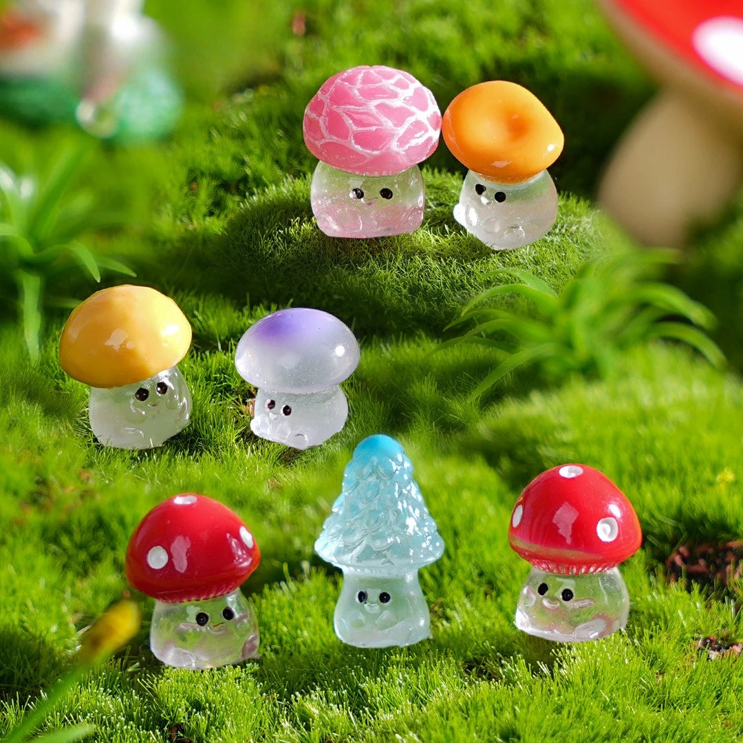 décoration intérieure miniature champignons résine colorée souriantes variées pastel féeriques translucentes