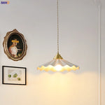 lampe suspendue céramique blanc doré moderne vintage 30cm large diffuseur ondulé opaqué chaîne