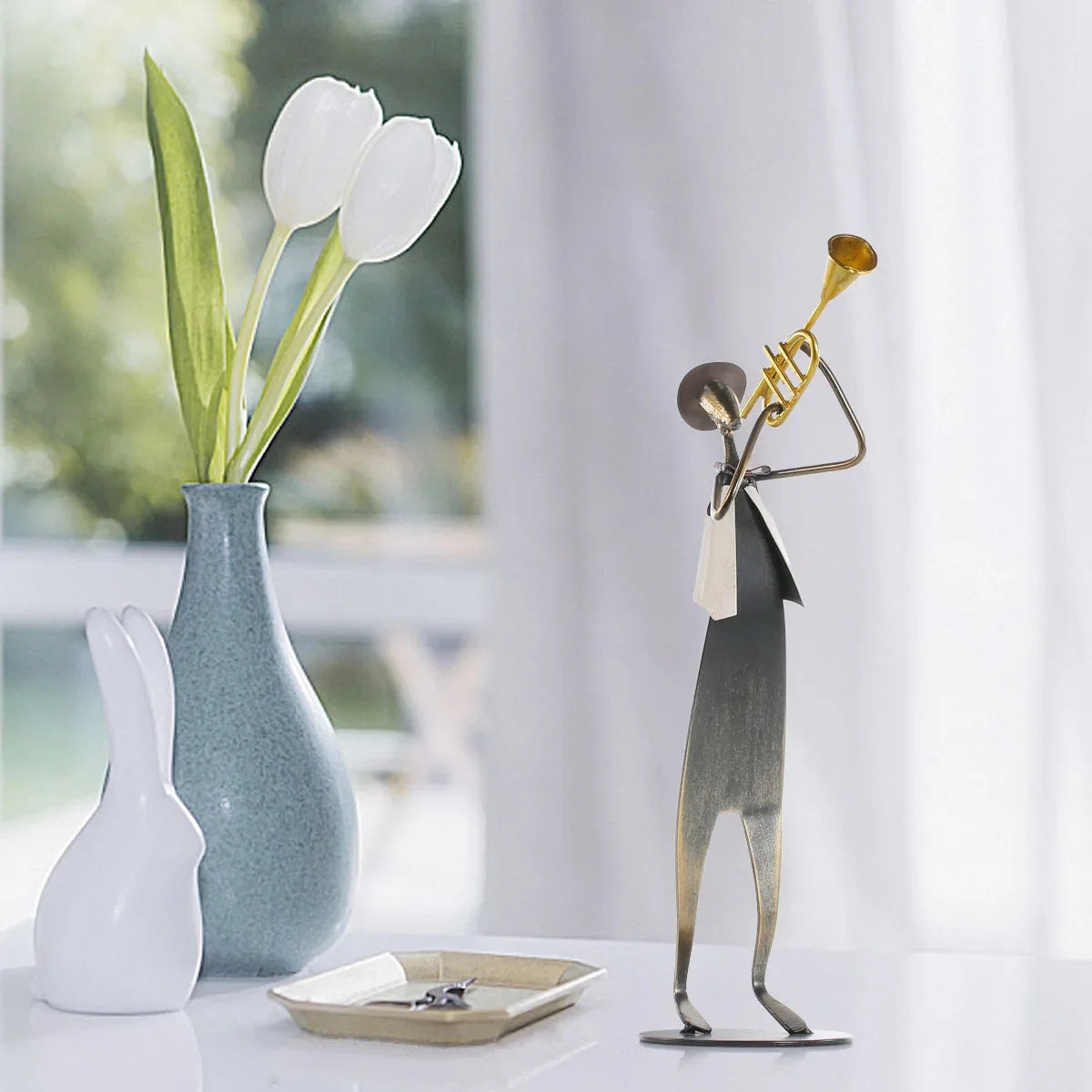 décorations métalliques jazz vintage figurines musiciens instruments saxophone guitare trompette rouge