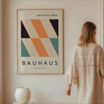 affiche abstraite géométrique moderne minimaliste beige noir orange vert cadre bois chambre salon decoration