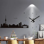 Horloge murale silencieuse en métal argent design géométrique