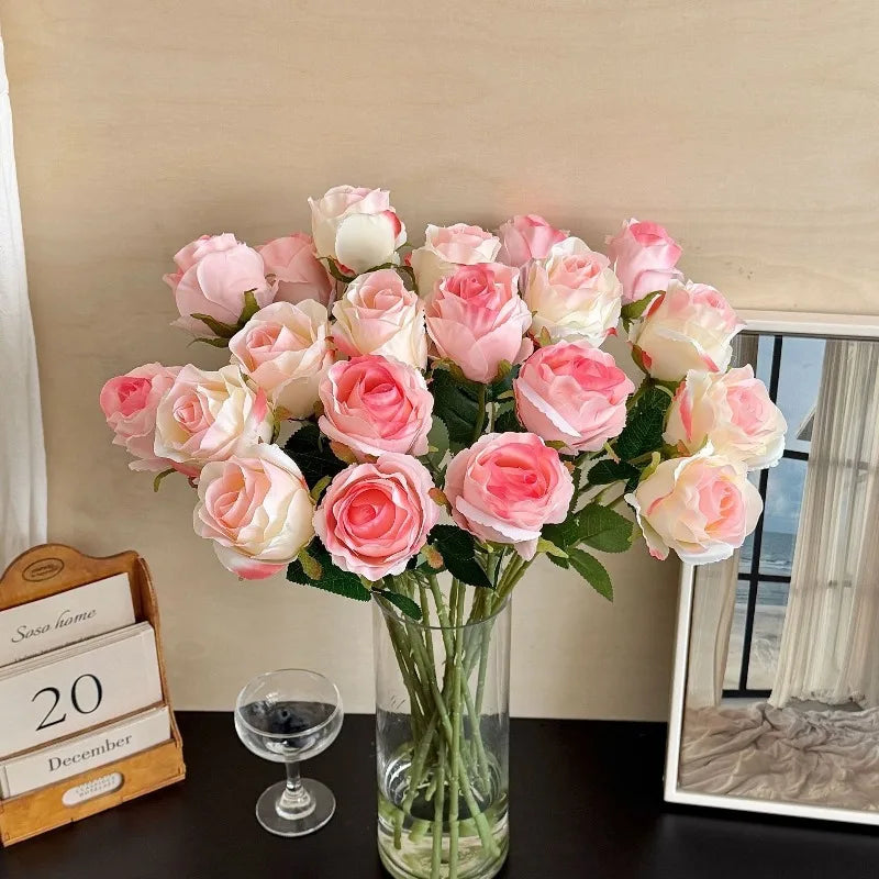 décoration intérieure bouquet roses artificielles moderne vase transparent 50cm haute elégant