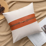 housse coussin polyester équestre motif harnais boucles métalliques dorées contemporain