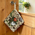 serviette toilette suspendue motif camouflage rayures florales couleurs vives moderne