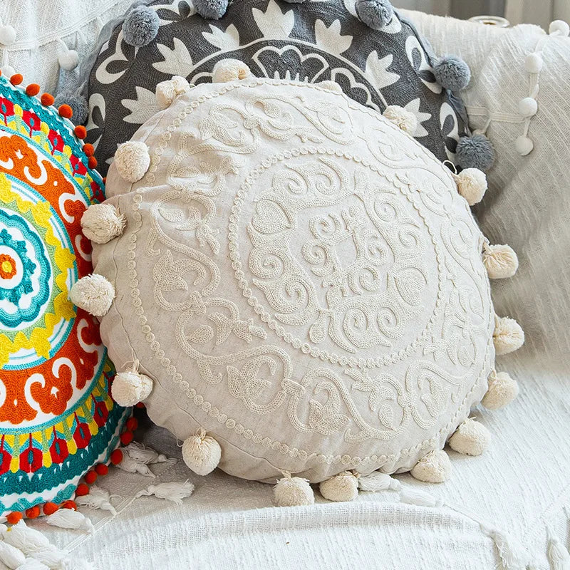 taies d'oreiller rondes géométriques coton polyester pompons blancs ethnique bohocoration intérieure hôtelière hôpitalisée