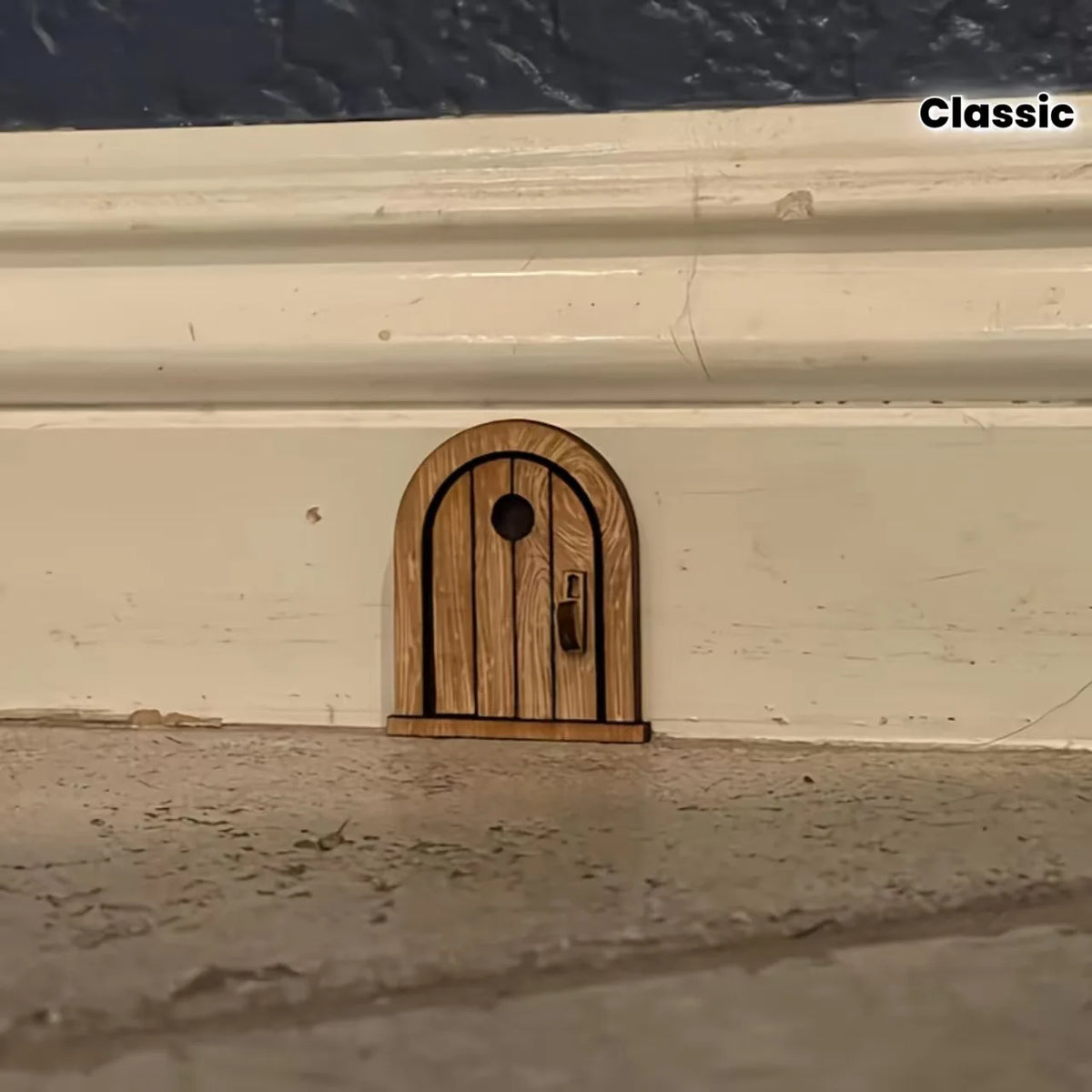 porte miniature bois marron clair texture naturelle classique adhésif poignée serrure vintageintérieurextérieur