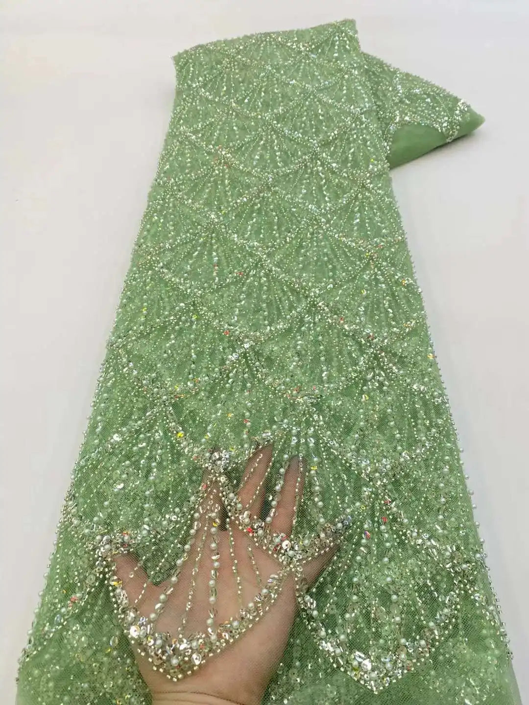 tissu dentelle luxe strass motif géométrique robe soirée mariage vert doré rose bleu