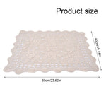 Napperon crochet rectangulaire blanc sur table en bois
