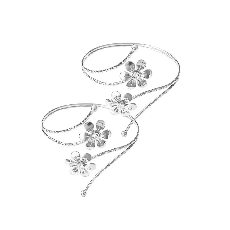 anneaux fenêtre or argent fleurs stylisées modernes élégants anneaux métalliques opaques inclusion fleurs