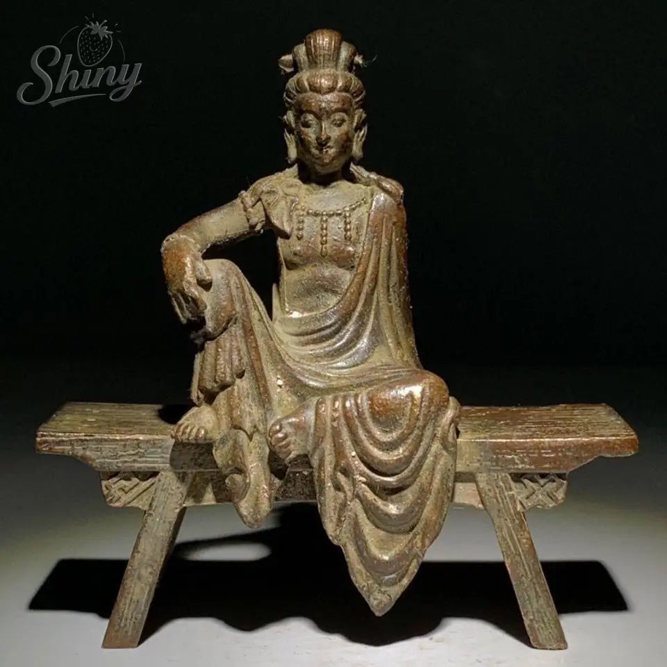 statue bronze assise banc traditionnel asiatique détails sculptés patine ancienne objet dévotion religieux chinois