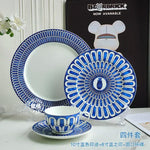 assiettes bleu motif floral tasse blanc classique opacité