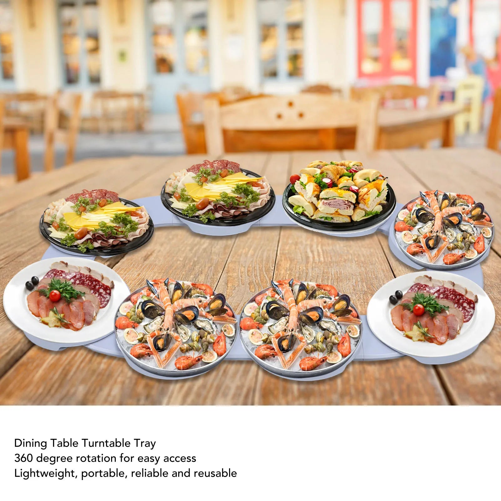 Plateau tournant en usage lors d'un repas familial