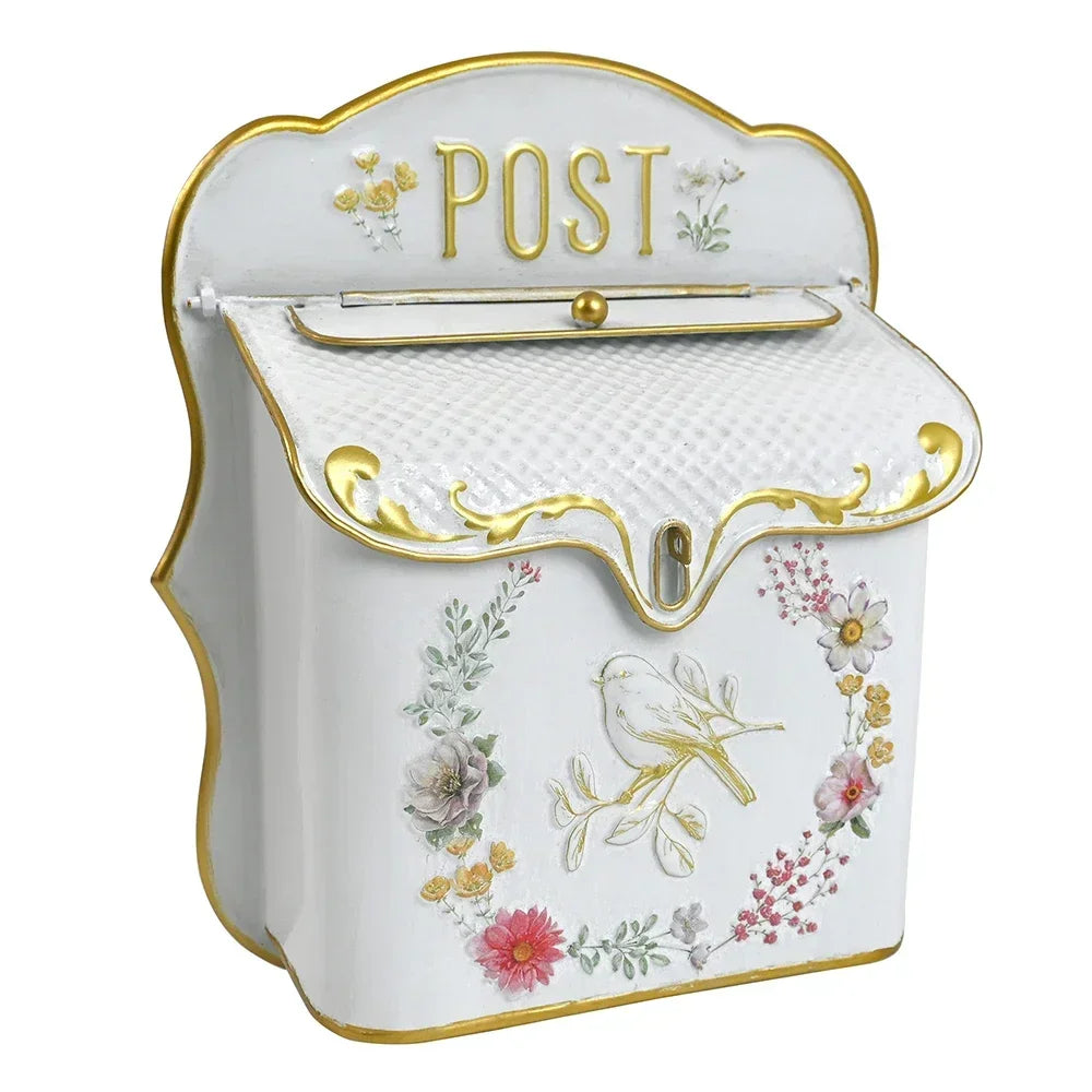 boîte lettres murale métal rose clair fleurs oiseaux vintage romantique motifs floraux doré postextérieur