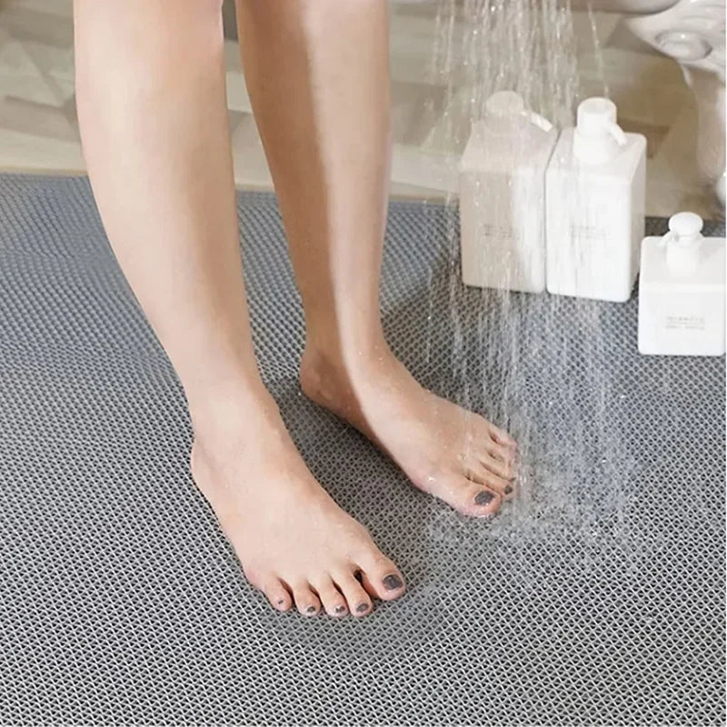 tapis pvc drainage antidérapant gris rouge vert moderne 40x90cm alvéoles losanges piscine garage cuisine
