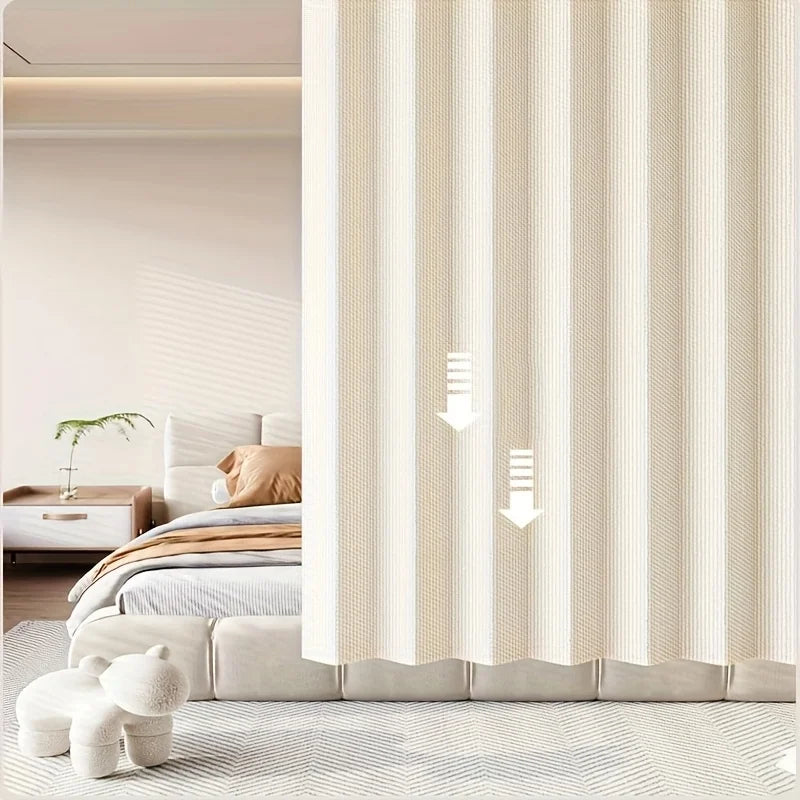rideau plissé moderne porte intérieure beige clair tissu texturé plis verticaux opacité variable barre
