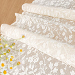 chemin table blanc broderie florale classique décoration table mariage maison rustique