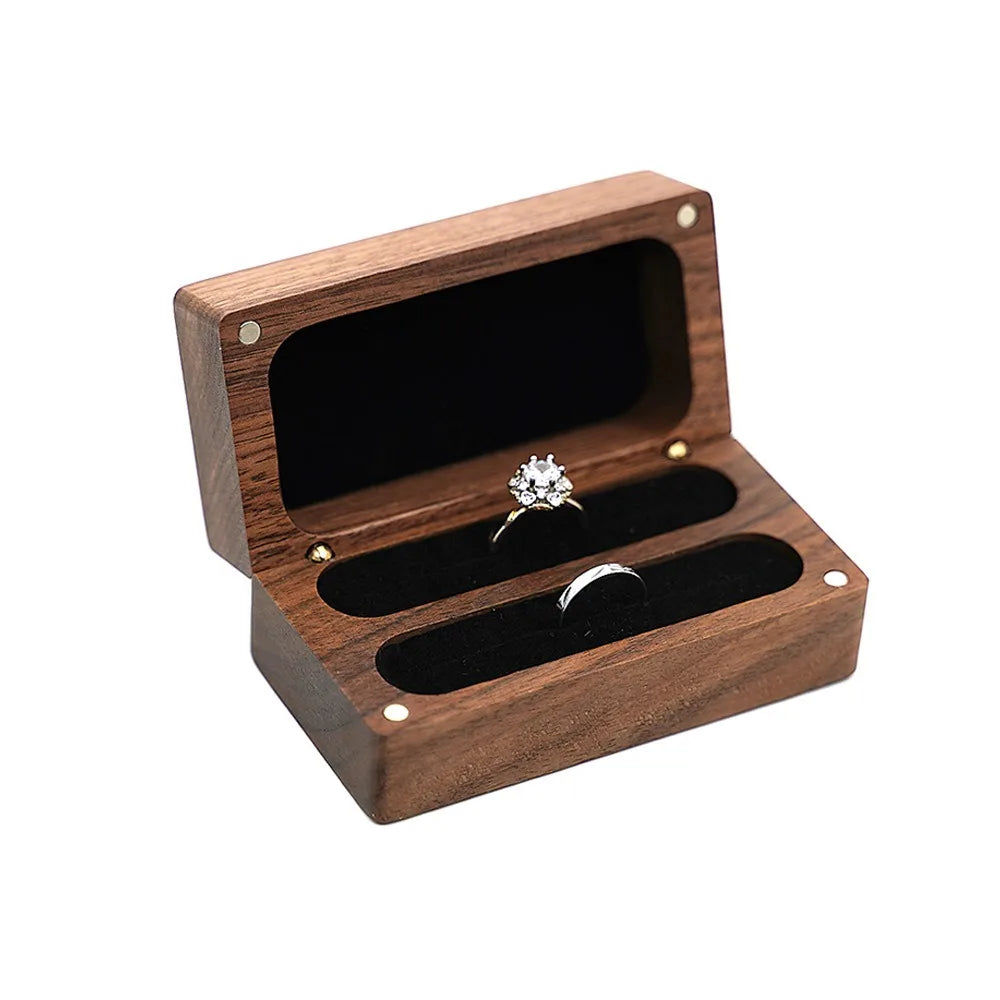 boîte bijoux bois velours marron classique rangement bagues anneaux pierres opalescentes