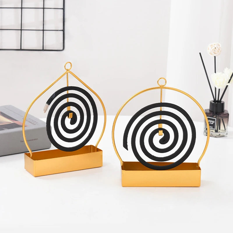 bougie parfumée spirale or noir support moderne clips inclusion minimaliste contemporain