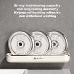 étagères rangement murales adhésives blanches modernes salle bain produits cosmétiques bouteilles lessive serviettes