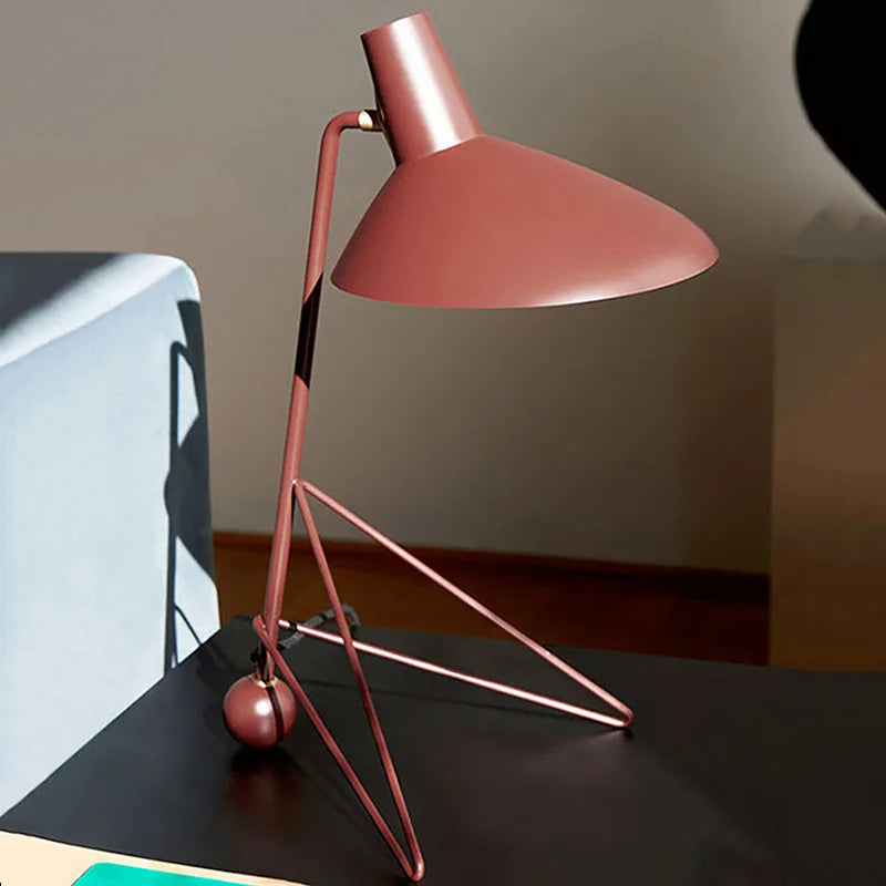 lampadaire led vintage noir pied trépied angle salon chambre coucher abatjour conique mid century