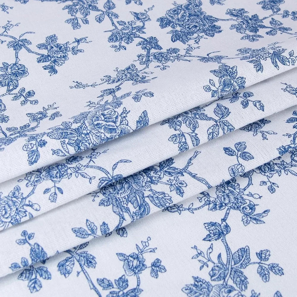 tissu toile jouy motifs floraux blanc bleu classique opale ameublement couturePATCHWORK