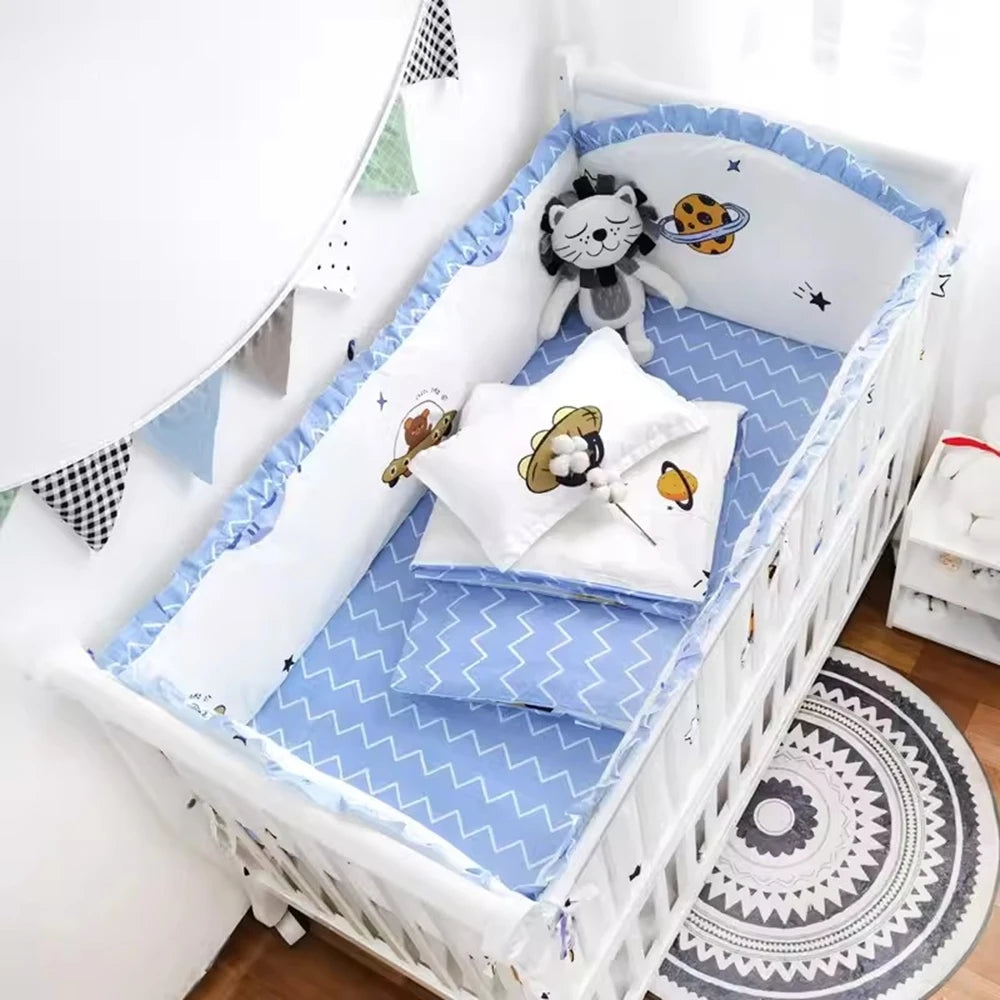 ensemble literie bébé coton motifs animaux ours étoiles protections matelas coussin bleu clair blanc