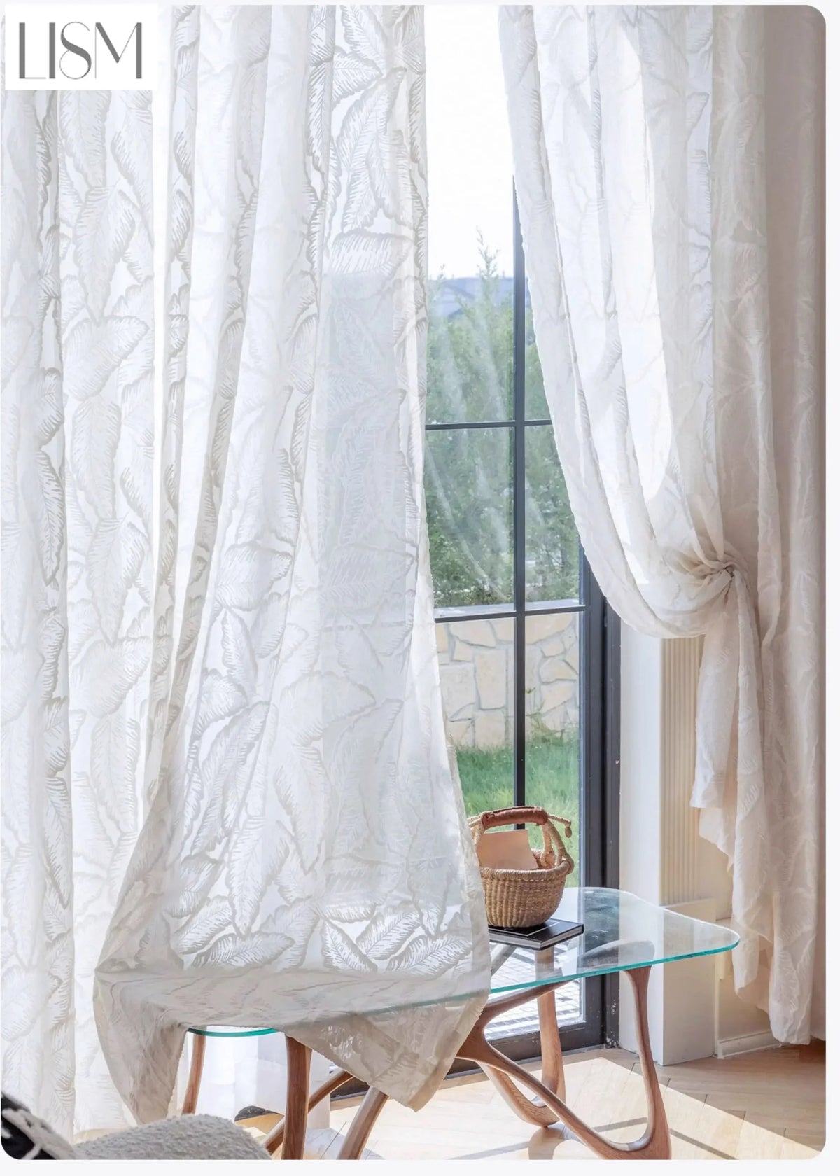 Texture en gros plan du tissu 100% polyester avec motif romantique