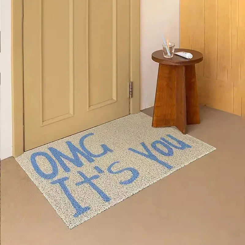 tapis d'entrée moderne lettres OMG It's You beige bleu anti slip extérieur couloir hall