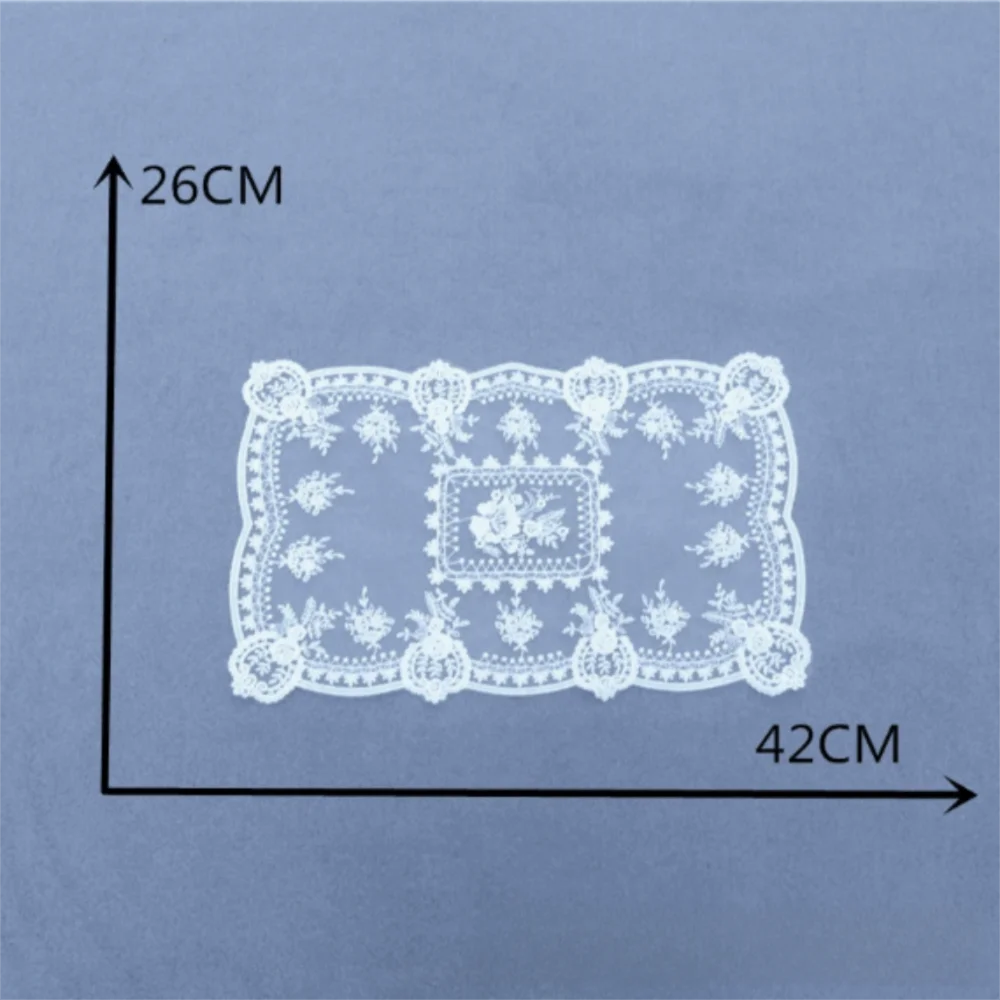 serviettes table blanches broderie florale dentelle fine classique élégantes rectangle 26x42 26x41 33x40 cm