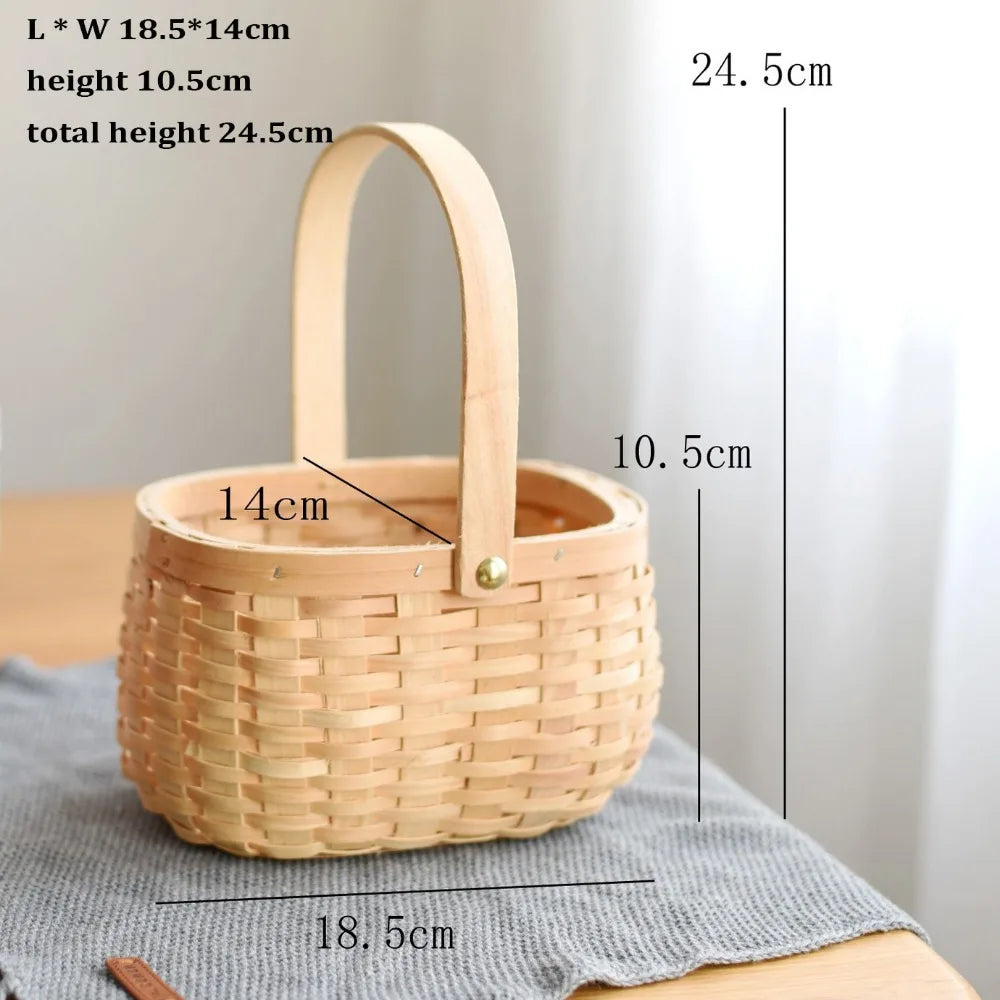panier tressé bois naturel réutilisable traditionnel poignée anneaux métalliques rustique utilisation multiple fleuriers decoration