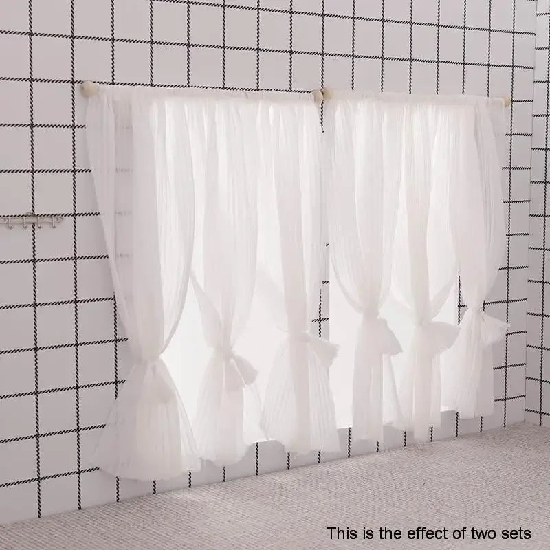 rideaux blancs plissés nœuds tissu translucide shabby chic accessoires poupées miniatures chambre salon
