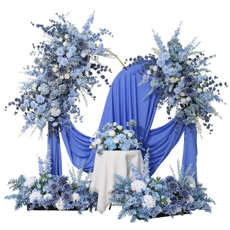 Détail de fleur artificielle en soie bleue hortensia