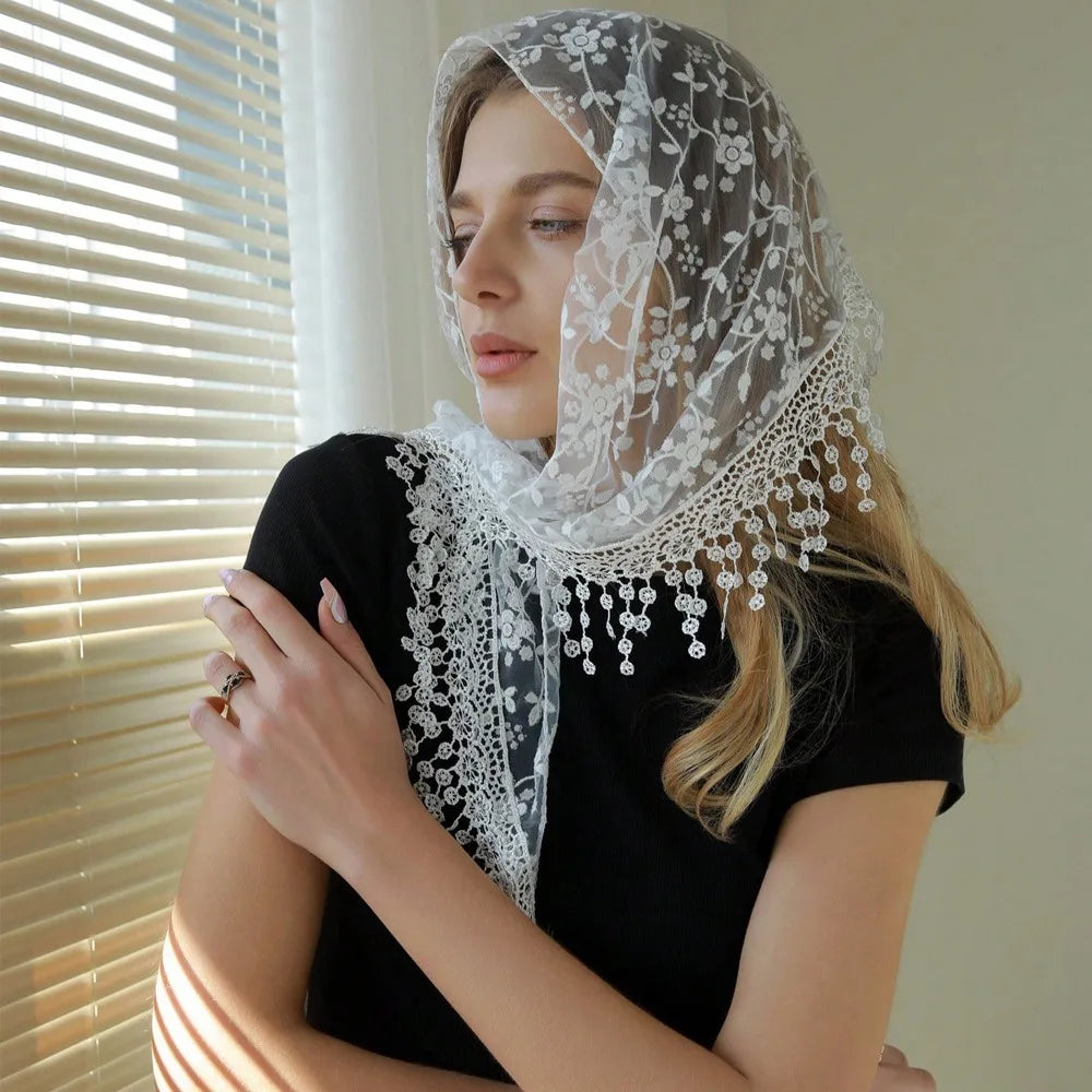 écharpe étoffe polyester motif floral blanc élégant voile tête décontracté