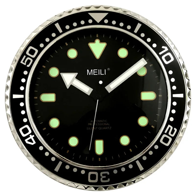 horloge murale quartz lumineuse marin cadran noir aiguilles colorées lunette graduée